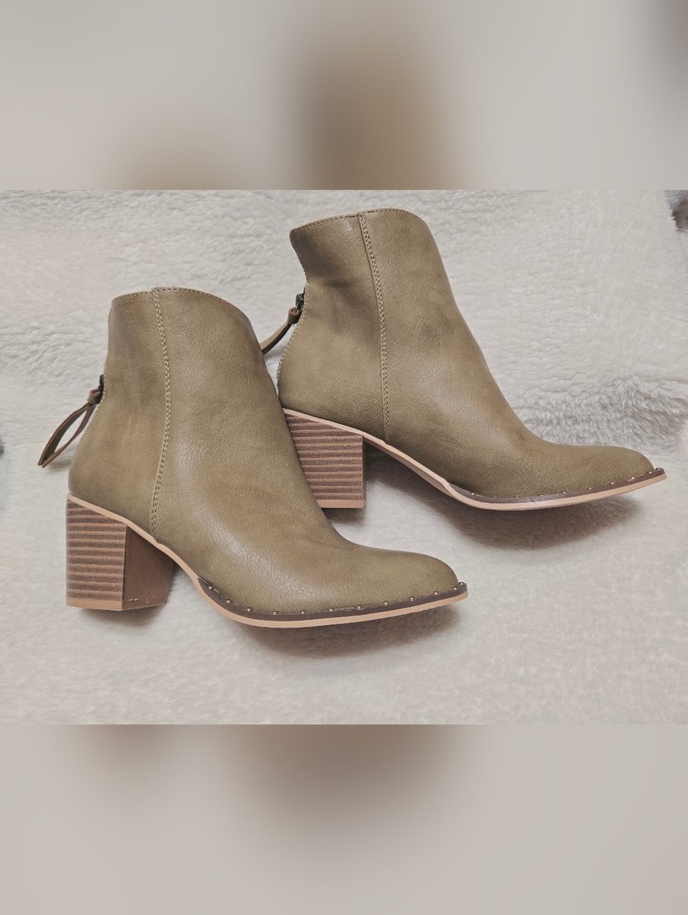 Boutique Faux Leather Khaki Zip Back Chunky Heeled Booties GUC Size: 6.5